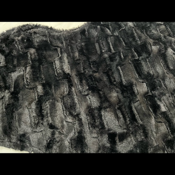 Signature By Robbie Bee Women Faux Fur Shrug Coat Jacket Poncho Medium Black New - Picture 7 of 7